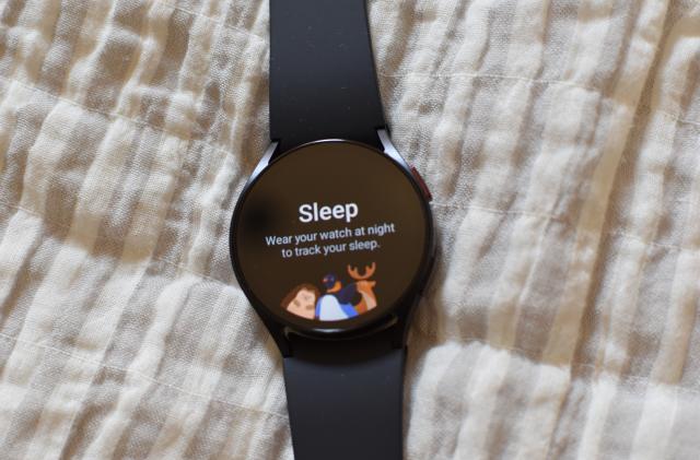 Samsung Galaxy Watch 6 face pictured.